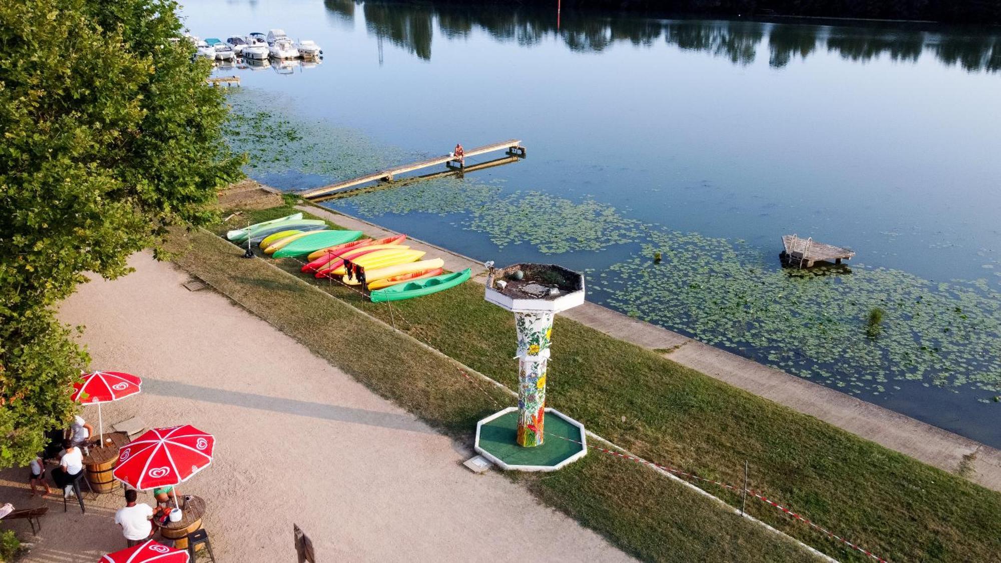 Camping De Thoissey *** Kültér fotó