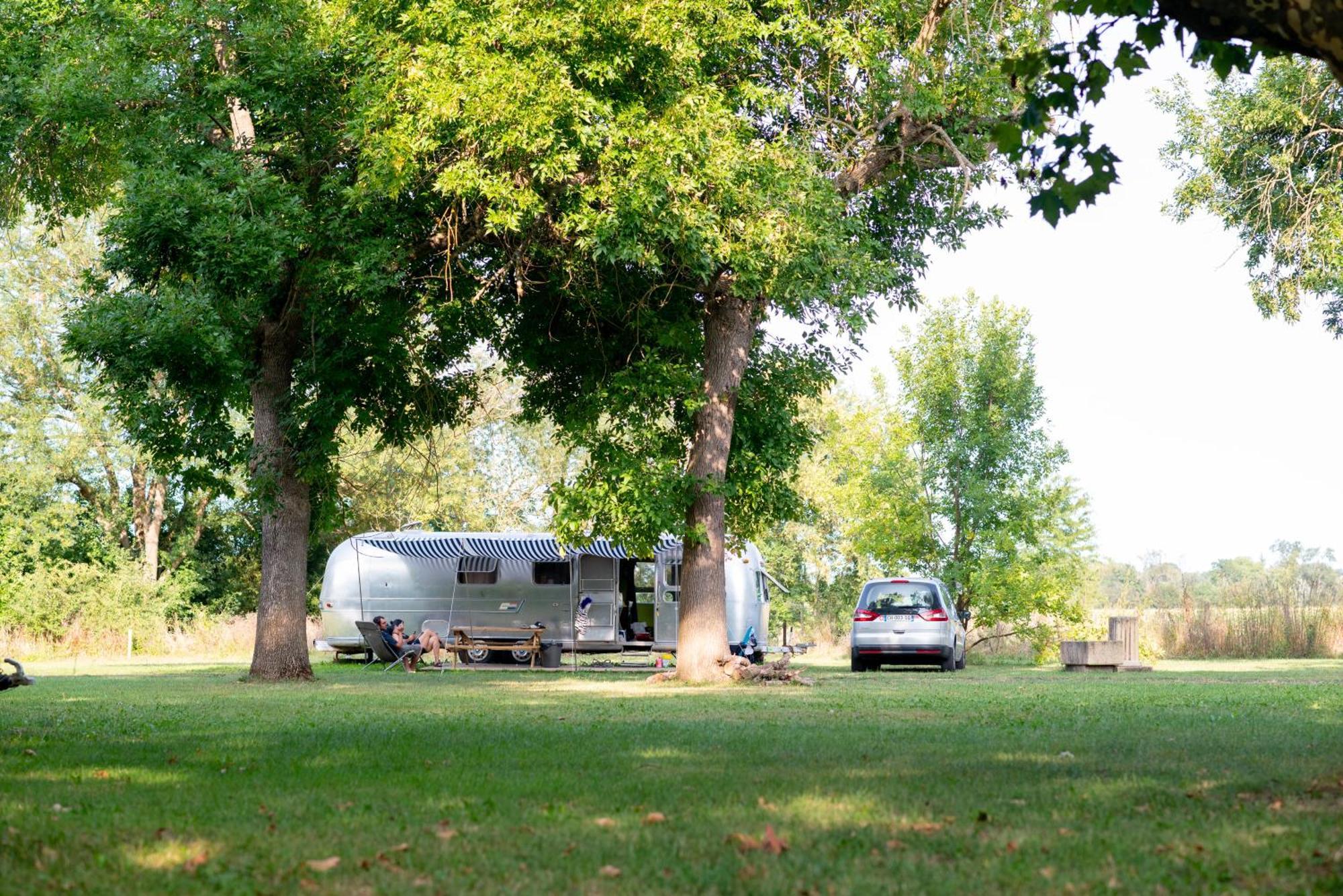 Camping De Thoissey *** Kültér fotó