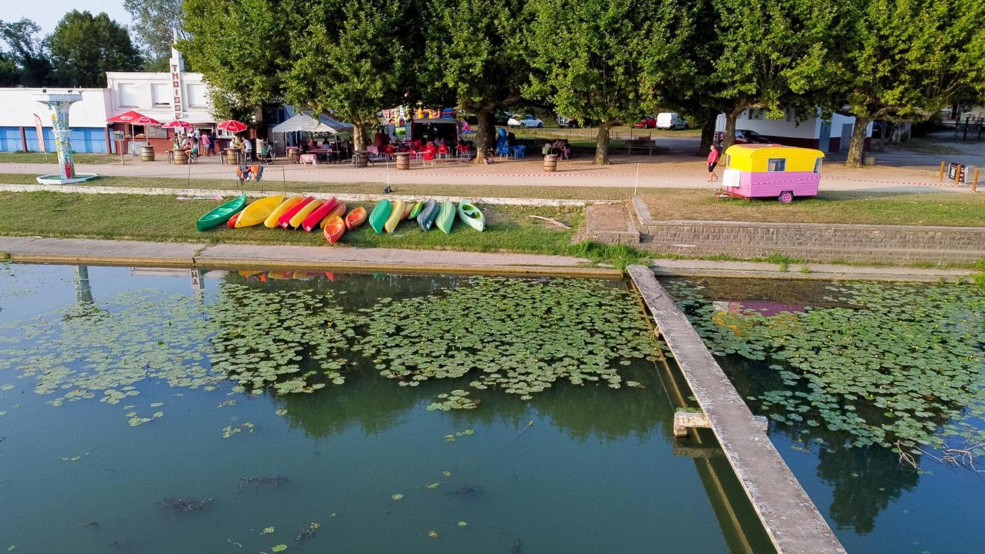 Camping De Thoissey *** Kültér fotó