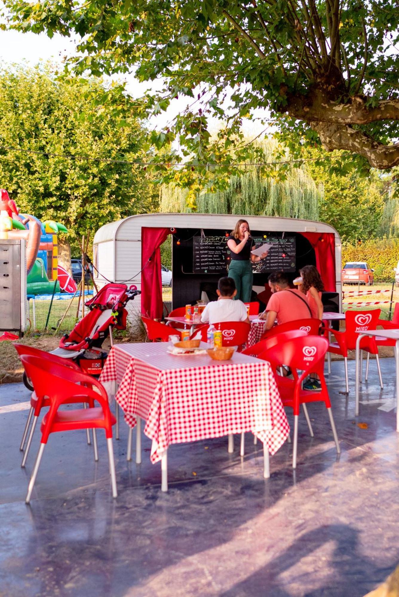 Camping De Thoissey *** Kültér fotó