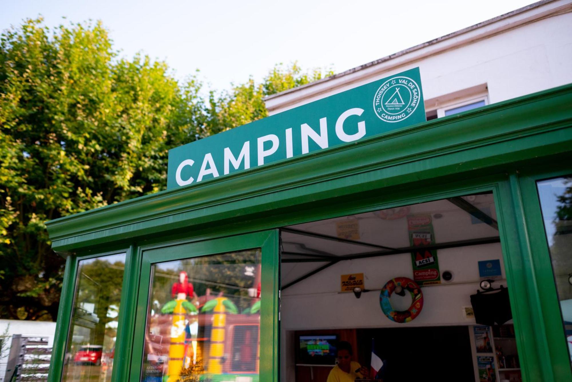 Camping De Thoissey *** Kültér fotó